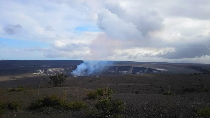 写真 - キラウェア火山のハレマウマウ火口